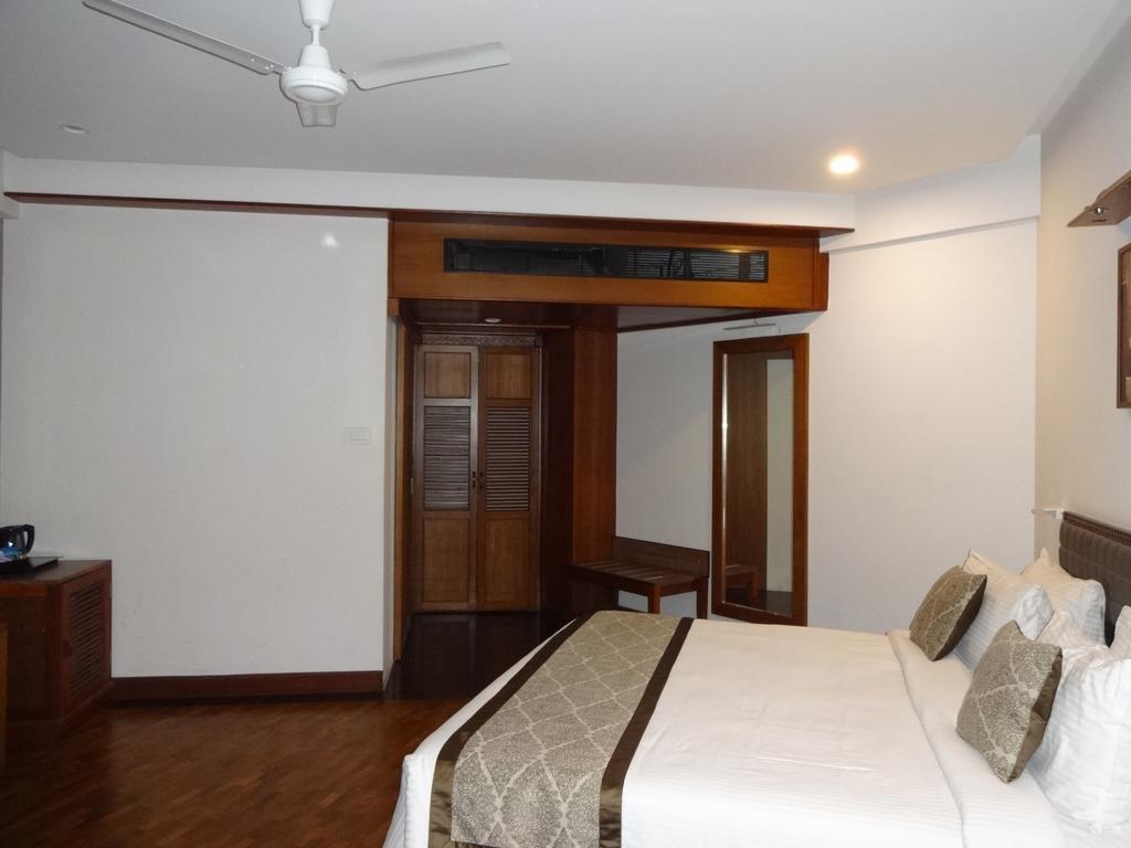 Keys Select By Lemon Tree Hotels, Malabar Gate, Kozhikode Eksteriør bilde
